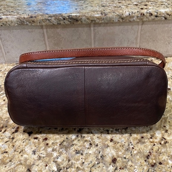 🗝️💕Fossil brown leather handbag. OS - Picture 6 of 7
